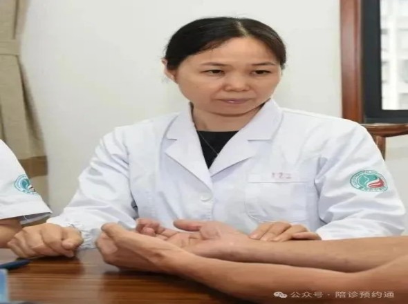 杭州市三医院皮肤科杜晓航预约挂号，以中西医融合之力重塑面部健康美学，让受损肌肤重获新生